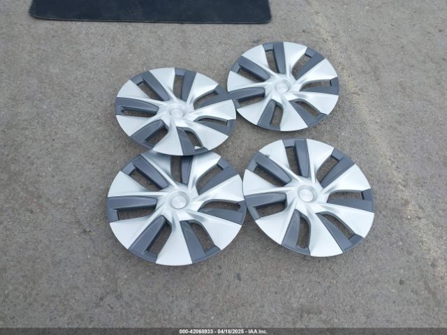 7SAYGAEE1RF085988 Tesla Model Y Long Range Dual Motor All-wheel Drive