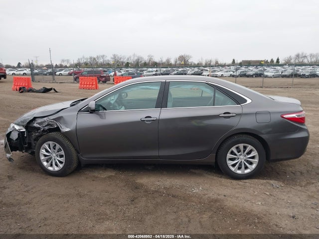 4T1BF1FK4HU783782 Toyota CAMRY LE