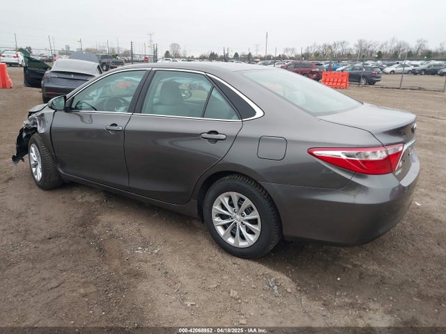 4T1BF1FK4HU783782 Toyota CAMRY LE