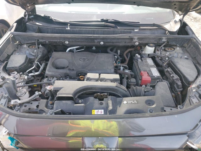2T3G1RFV3LW108860 Toyota RAV4 LE