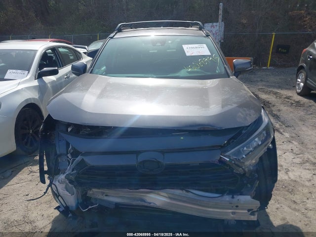 2T3G1RFV3LW108860 Toyota RAV4 LE