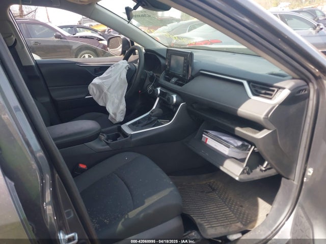 2T3G1RFV3LW108860 Toyota RAV4 LE