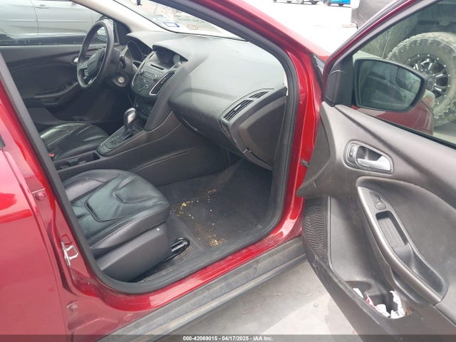 1FADP3K29GL395114 Ford FOCUS SE