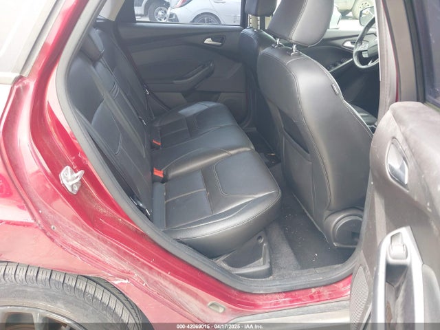 1FADP3K29GL395114 Ford FOCUS SE