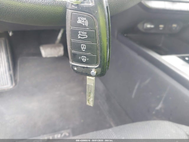 5NPLL4AG0MH040059 Hyundai ELANTRA SE
