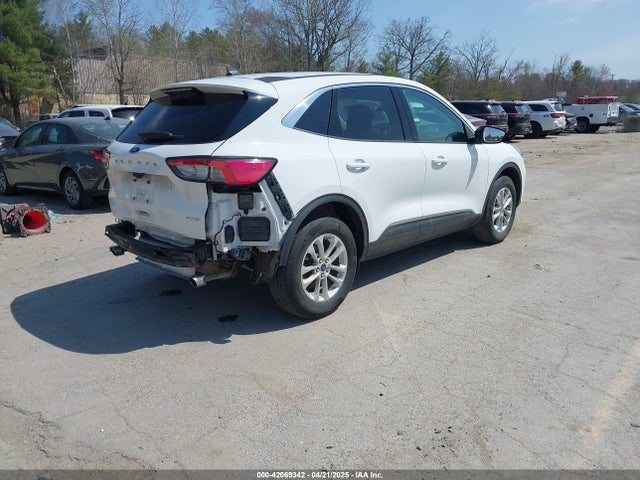 1FMCU9G6XNUA64834 Ford ESCAPE SE