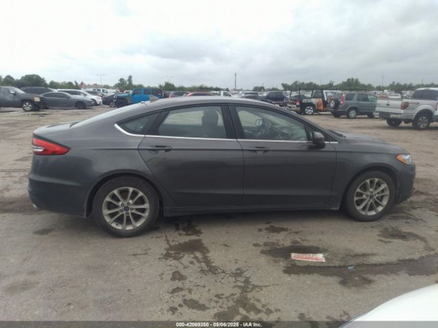 3FA6P0HD8LR230263 Ford FUSION SE