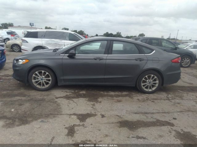3FA6P0HD8LR230263 Ford FUSION SE