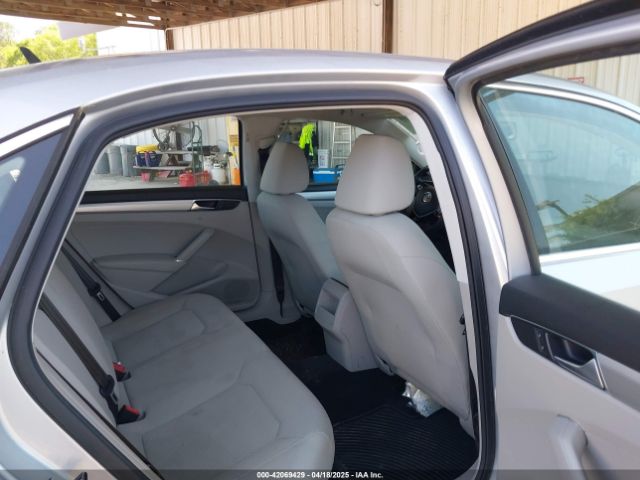 1VWAS7A38GC031521 Volkswagen Passat 1.8t S