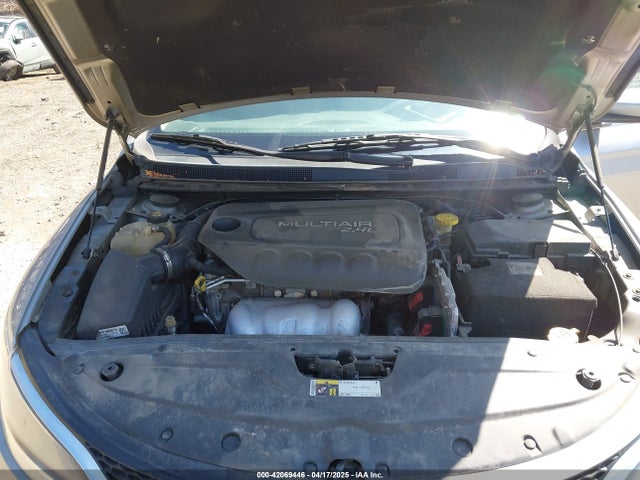 Chrysler 200 Limited 2015 1C3CCCAB7FN728548 Image 10