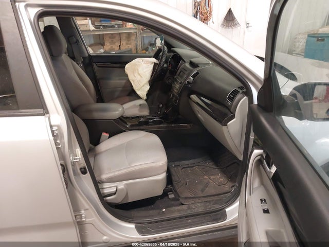 5XYKTCA62FG555913 KIA SORENTO LX