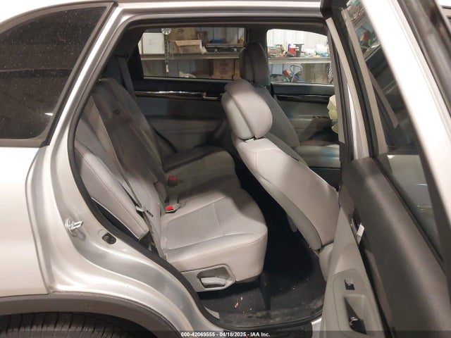 5XYKTCA62FG555913 KIA SORENTO LX
