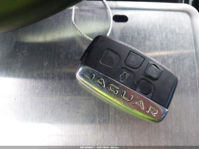 2017 JAGUAR XE SAJAD4BG1HA963409 Photo 10