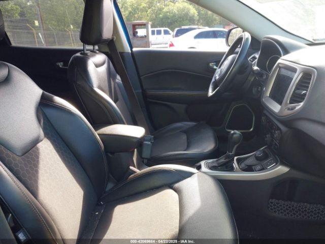 3C4NJDBB0JT142295 Jeep Compass Latitude 4x4