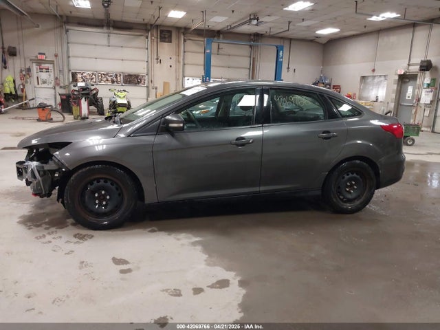 Ford FOCUS SE 2015 1FADP3F24FL362109 Image 14