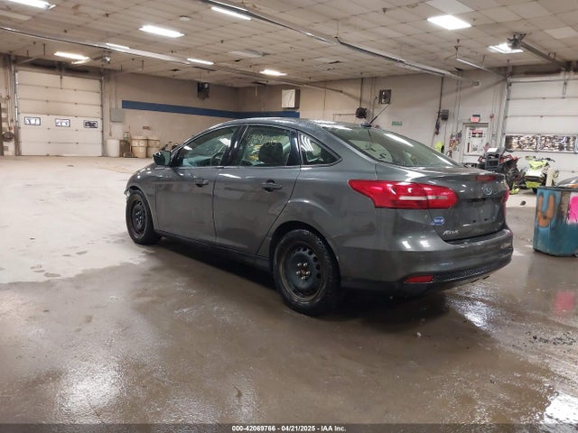 Ford FOCUS SE 2015 1FADP3F24FL362109 Image 3