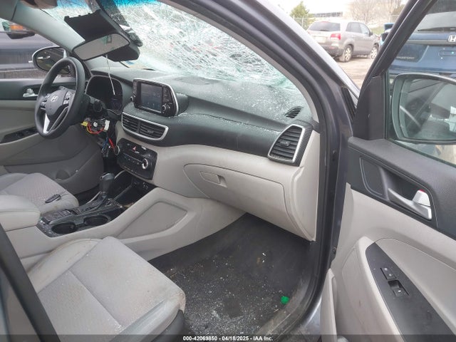 KM8J23A48KU923772 Hyundai TUCSON SE