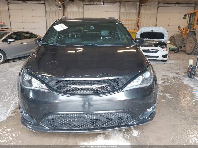 2C4RC1BG8JR260538 Chrysler Pacifica Touring L