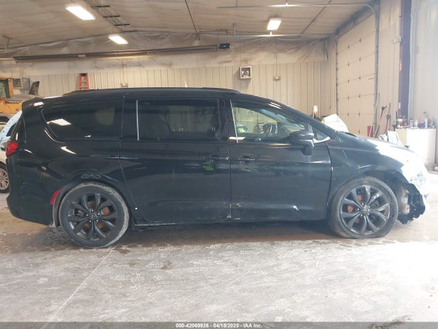 2C4RC1BG8JR260538 Chrysler Pacifica Touring L