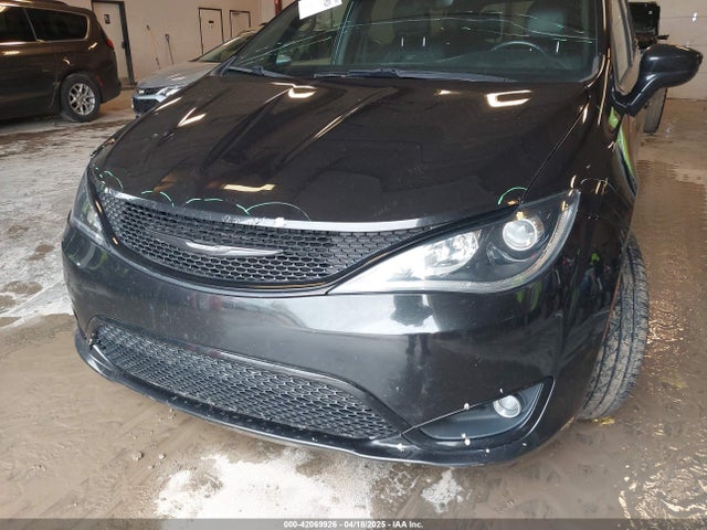 2C4RC1BG8JR260538 Chrysler Pacifica Touring L