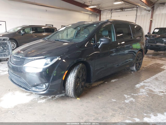 2C4RC1BG8JR260538 Chrysler Pacifica Touring L