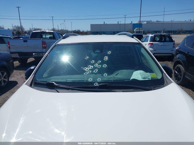 JTMBFREV3JJ215058 Toyota RAV4 LE