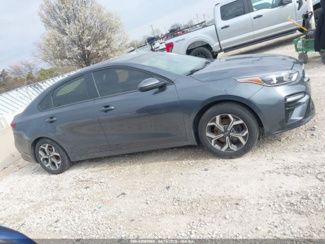3KPF24AD8ME332004 KIA Forte Lxs