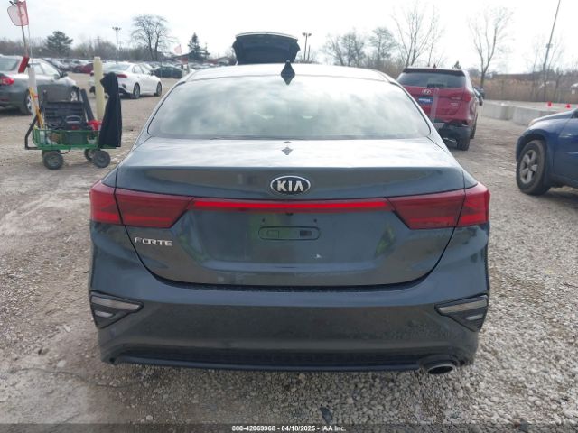 3KPF24AD8ME332004 KIA Forte Lxs