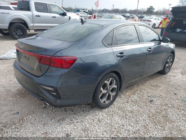 3KPF24AD8ME332004 KIA Forte Lxs