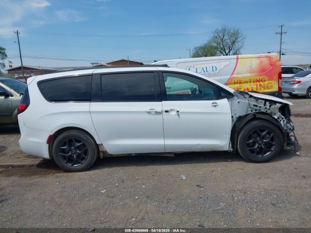 2C4RC1EG4JR332668 Chrysler Pacifica Touring L Plus