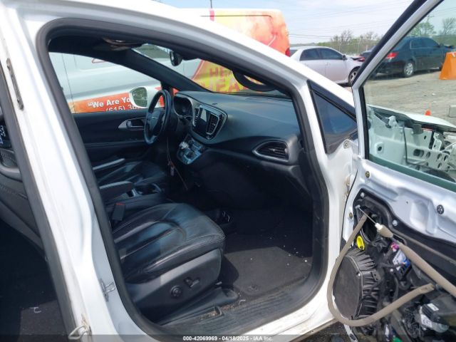 2C4RC1EG4JR332668 Chrysler Pacifica Touring L Plus