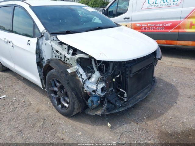 2C4RC1EG4JR332668 Chrysler Pacifica Touring L Plus