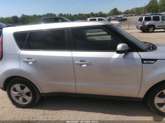 KNDJN2A2XJ7608165 KIA Soul