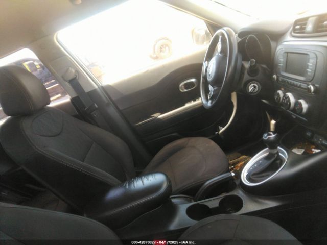 KNDJN2A2XJ7608165 KIA Soul