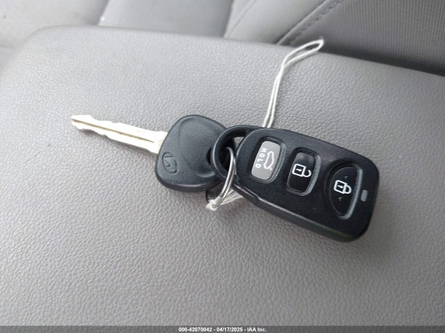 5NPD84LFXJH295789 Hyundai ELANTRA SEL