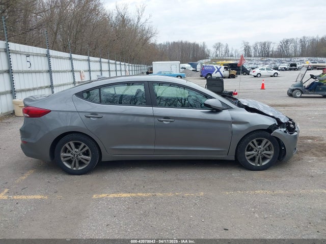 5NPD84LFXJH295789 Hyundai ELANTRA SEL