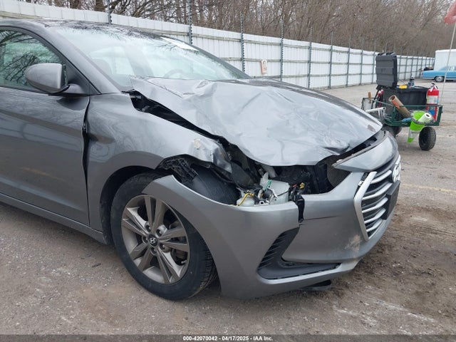 5NPD84LFXJH295789 Hyundai ELANTRA SEL
