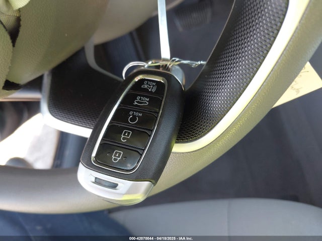 5NPLM4AGXNH065808 Hyundai ELANTRA SEL