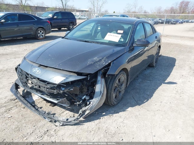 5NPLM4AGXNH065808 Hyundai ELANTRA SEL