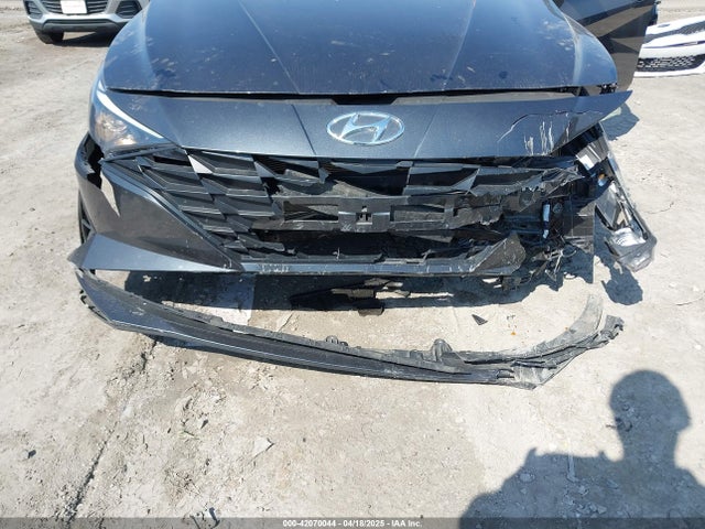 5NPLM4AGXNH065808 Hyundai ELANTRA SEL