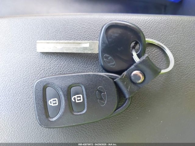 KMHCT4AE3GU053750 Hyundai ACCENT SE