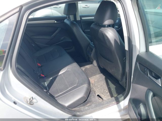 1VWAT7A34EC072982 Volkswagen Passat 1.8t Wolfsburg Edition