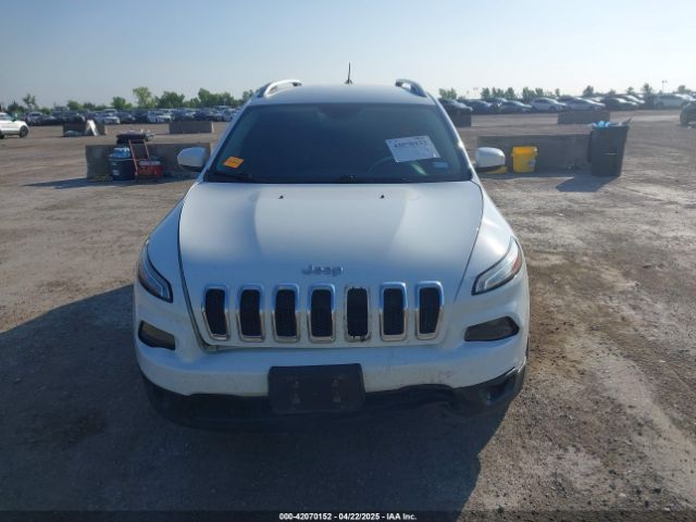 1C4PJLCB2JD511083 Jeep Cherokee Latitude Fwd