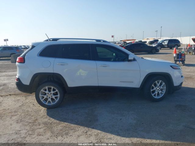 1C4PJLCB2JD511083 Jeep Cherokee Latitude Fwd