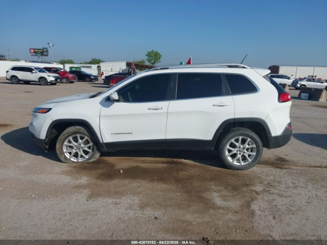 1C4PJLCB2JD511083 Jeep Cherokee Latitude Fwd