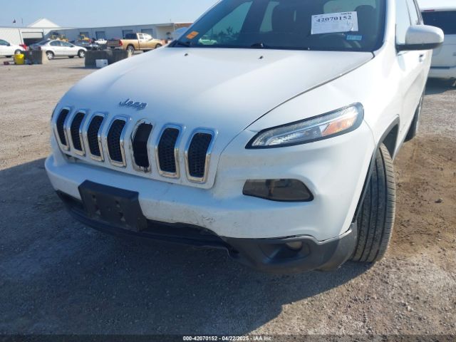 1C4PJLCB2JD511083 Jeep Cherokee Latitude Fwd