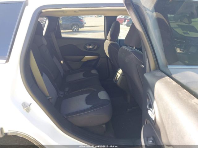 1C4PJLCB2JD511083 Jeep Cherokee Latitude Fwd