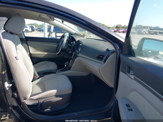 Hyundai ELANTRA SE 2017 5NPD84LF5HH092254 Image 5
