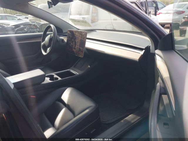 5YJ3E1EA5NF102196 Tesla 2022