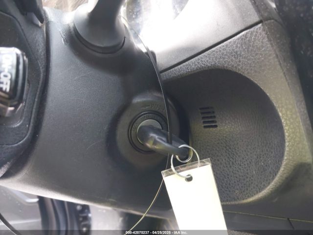 5YFBURHE8KP864529 Toyota COROLLA SE